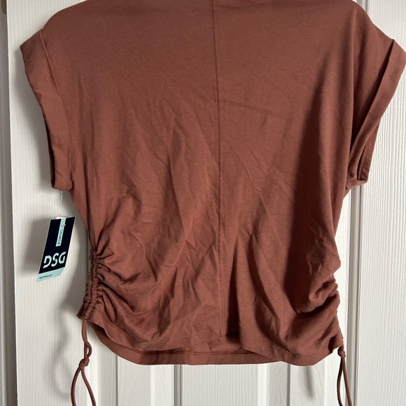NWT DSG Brown Workout Shirt with Adjustable Sides in M - Picture 3 of 3